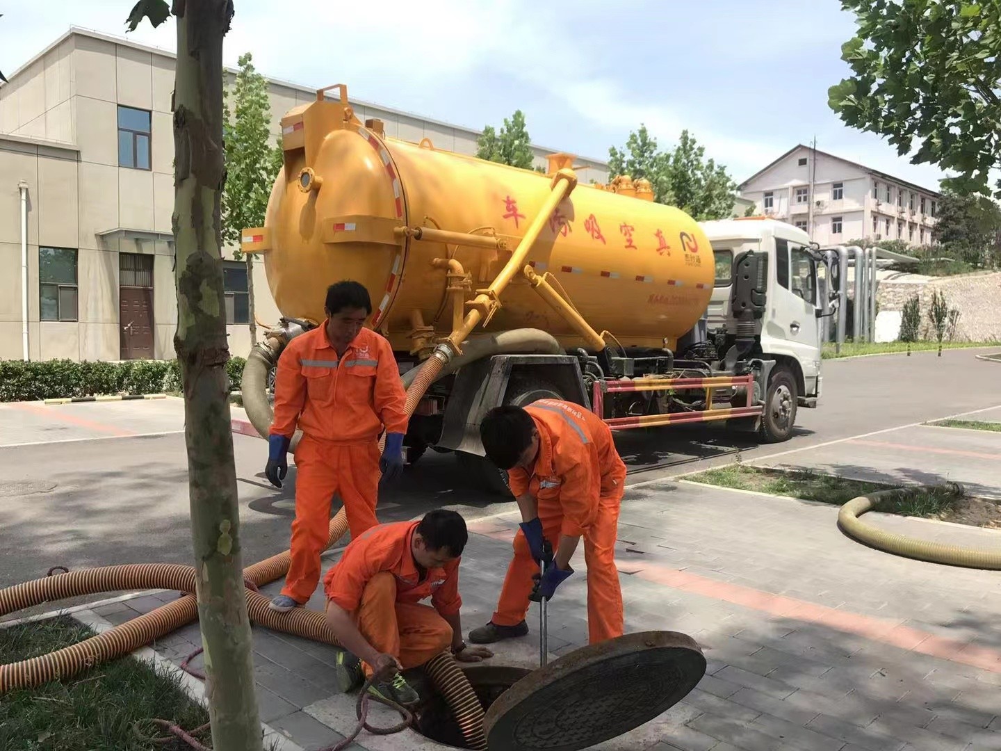 湘西化粪池清理与5-8吨吸粪车施工效率分析